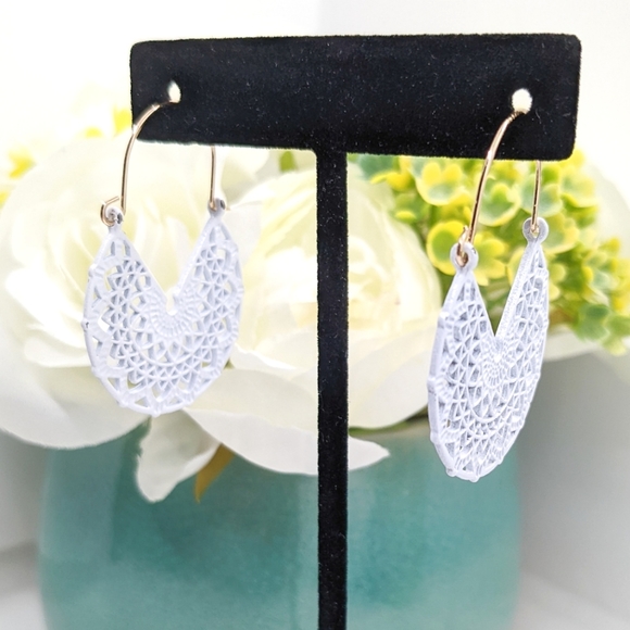 Flower Pattern Hoop Earrings - Picture 5 of 6